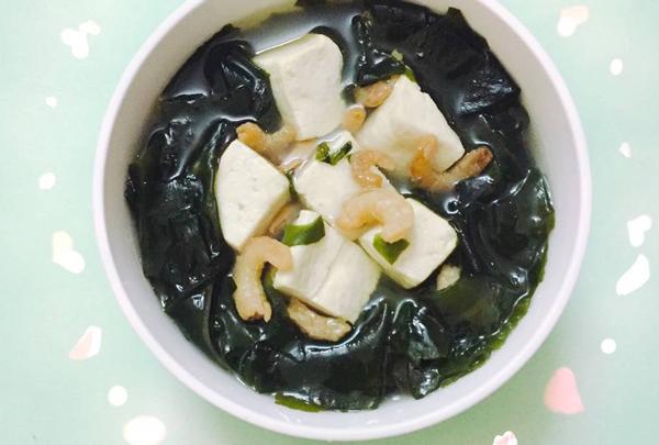 Món canh rong biển rất tốt cho mẹ bầu trong ngày hè