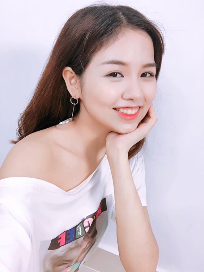 Em dâu Nhã Phương sinh năm 1996 và hoạt động chính trong lĩnh vực kinh doanh thời trang.    