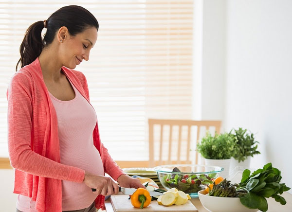 Ăn chua làm cho  thai nhi phát triển cứng cáp hơn