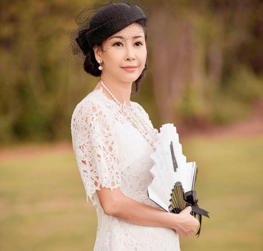 Hoa hậu Hà Kiều Anh gửi lời động viên đến nữ ca sĩ Hồng Nhung.