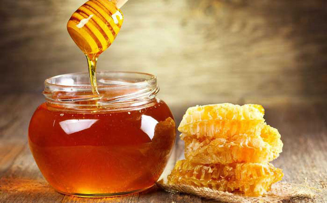 Uống mật ong buổi tối tăng cường hệ miễn dịch