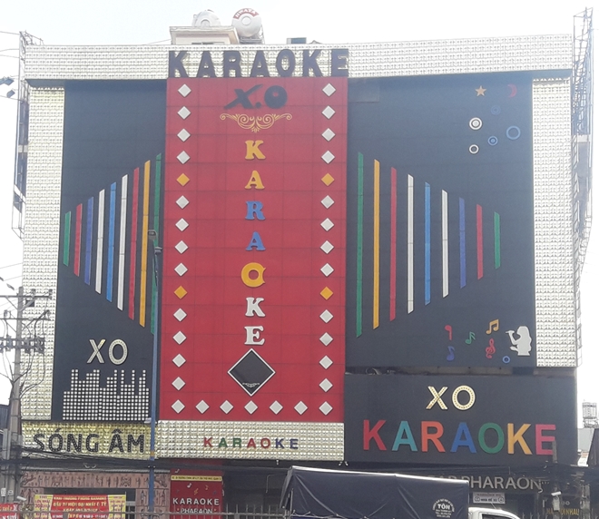 Quán karaoke XO Pharaon.