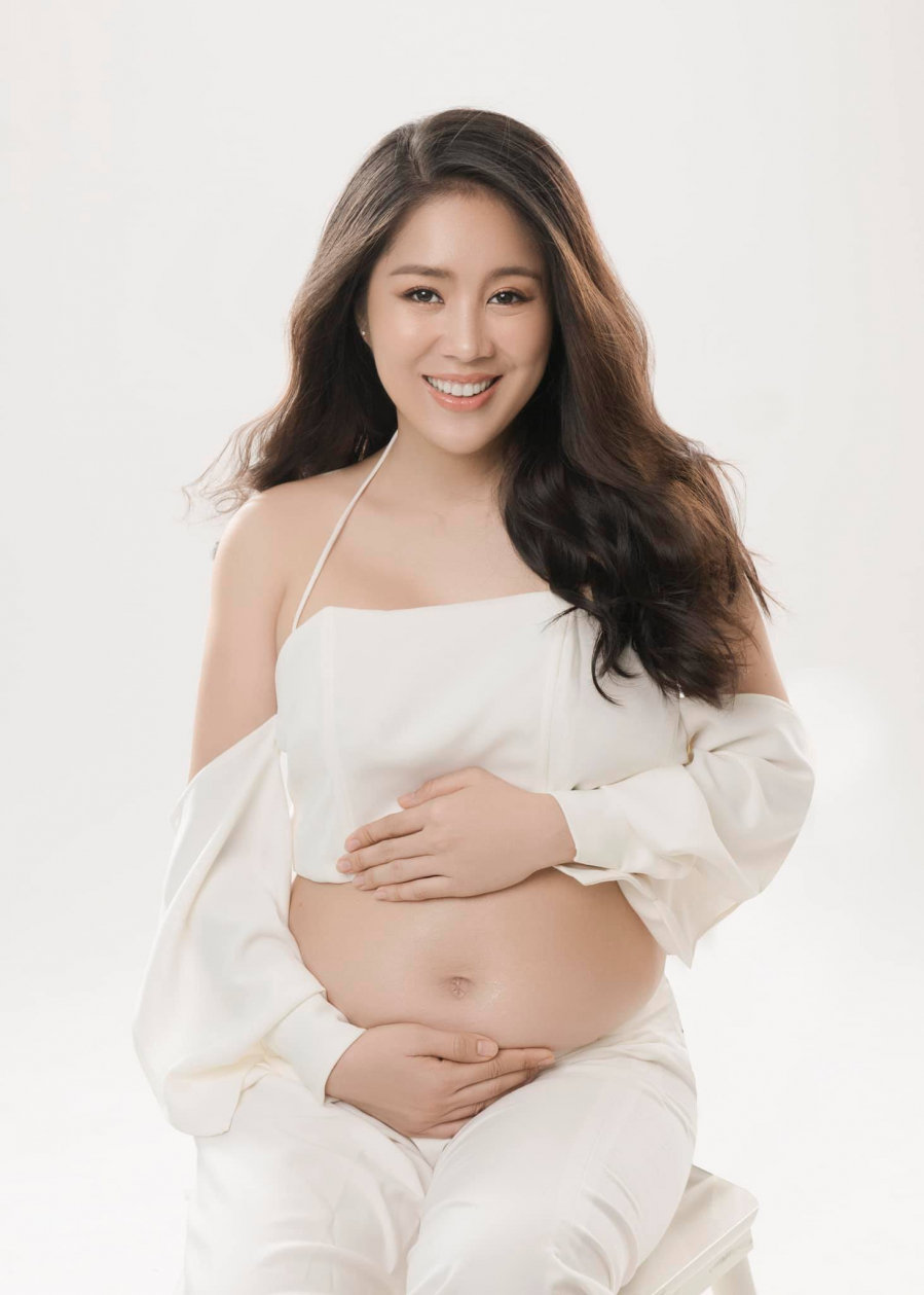 Hiện Lê Phương đang mang thai con thứ hai được 20 tuần.    