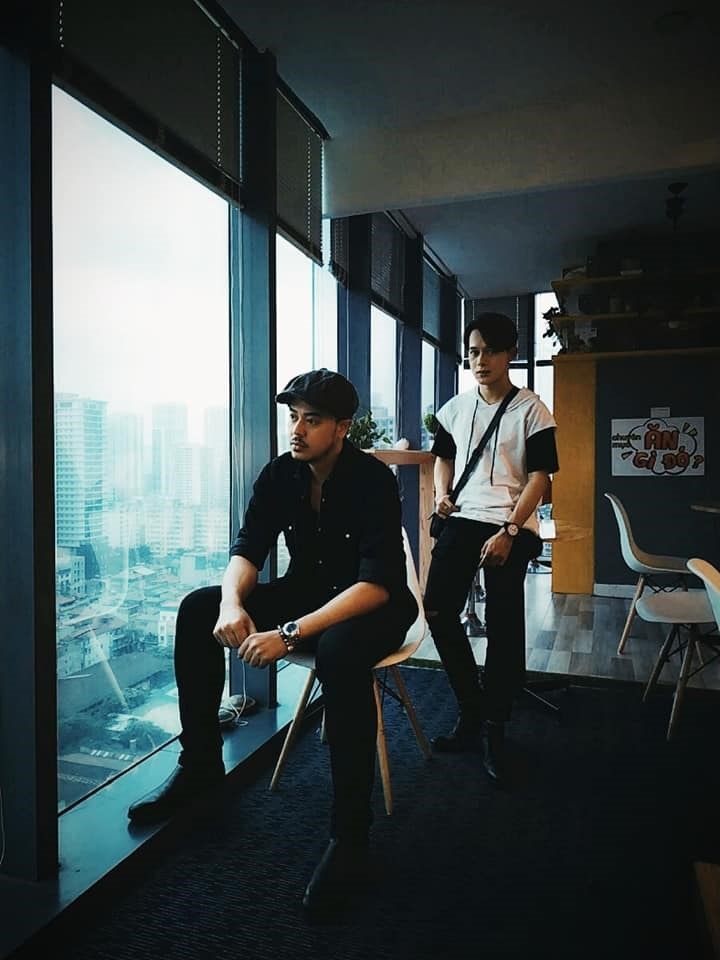 Chi tiết MC Tuấn Tú mua bao cao su nhét vào cặp con trai sau khi bắt gặp con vào nhà nghỉ với bạn gái trong phim