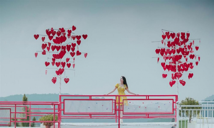 Khoảnh khắc ngọt ngào của Ngọc Trinh tại Đà Lạt.