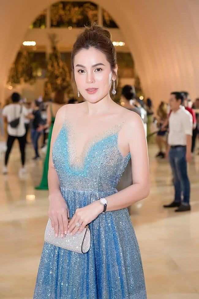 Phương Lê cũng được coi là một trong những người đẹp chịu chơi nhất nhì trong showbiz Việt.