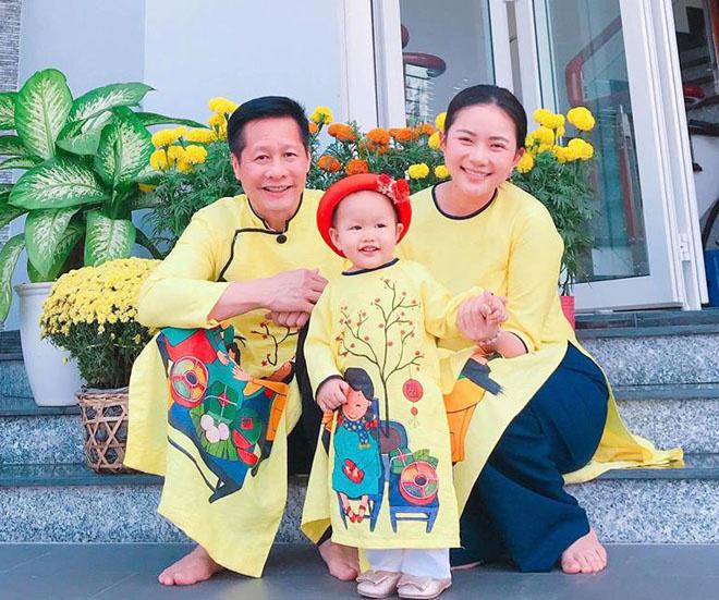 Nam doanh nhân cho biết mình hối hận vì không được ở gần 2 con đầu như với bé Bồ Câu.