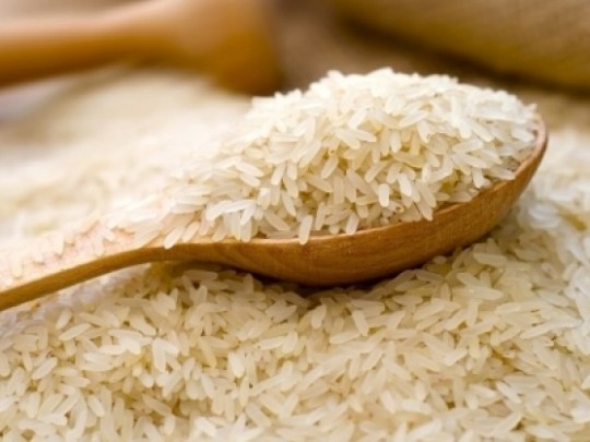 Gạo thật màu sắc trắng đục 