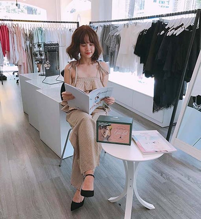 Sau khi chia tay Phan Thành, năm 2016, Midu ra mắt thương hiệu thời trang riêng do chính cô thiết kế với phong cách nhẹ nhàng, nữ tính. Đây cũng là thời điểm cô vừa chia tay Phan Thành được một thời gian. Hiện tại, cửa hàng thời trang của nữ diễn viên 8X đời cuối có thêm 2 cửa hàng khác tại Tp. HCM.    