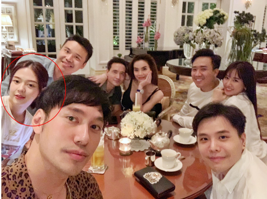 Liz Kim Cương có mặt trong tiệc sinh nhật sớm của Trịnh Thăng Bình.    
