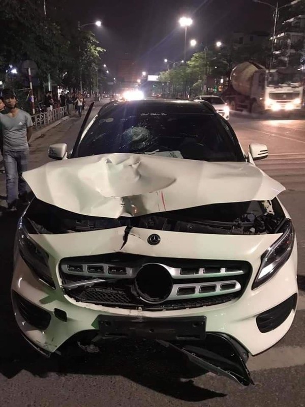 Chiếc ô tô gây tai nạn.