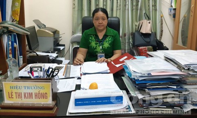 Cô Lê Thị Kim Hồng, Hiệu trưởng trường THPT Phong Châu.