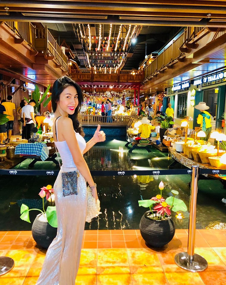 Thông qua những hình ảnh này, nhiều khán giả đã không ngớt lời khen cuộc sống hôn nhân hạnh phúc của Công Vinh - Thủy Tiên.