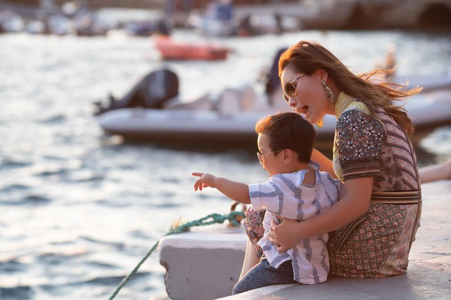 Vợ Lam Trường chăm con một mình ở Mỹ bởi Đan Trường thường xuyên bận rộn với công việc ca hát của mình.