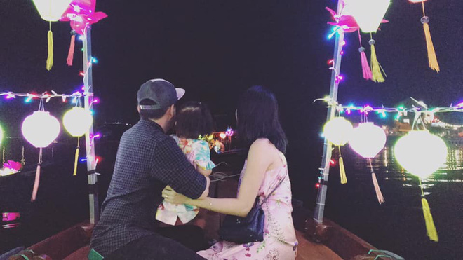 Về phía Lam Trường, anh cũng từng tâm sự rằng vợ anh là một người phụ nữ khá đa cảm, nên thường xuyên thể hiện tâm trạng buồn trên mạng xã hội. Vì thế mà từng có thời điểm cặp đôi vướng phải nghi vấn đã đường ai nấy đi.