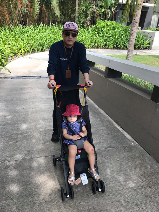 Yến Phương cùng con sống ở Mỹ trong khi Lam Trường đi đi về về giữa 2 nơi. Bản thân anh luôn cố gắng cân bằng công việc và gia đình. Ngoài chăm con và đi làm công sở, Yến Phương còn bán hàng online trên mạng xã hội.