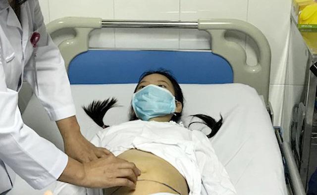 Bé gái 12 tuổi đã phải cắt buồng trứng vì cha mẹ không phát hiện bệnh kịp thời