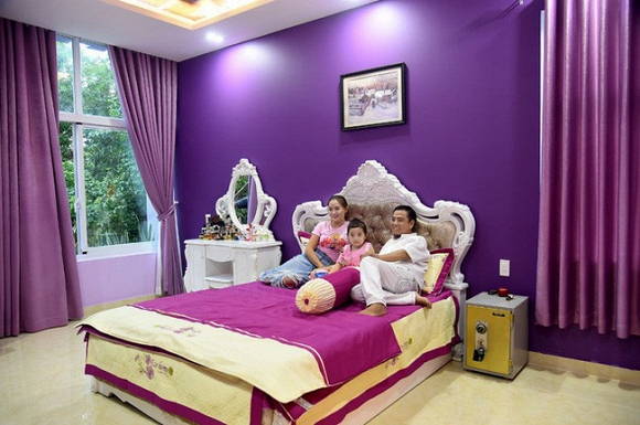 Phòng ngủ với gam màu tím mộng mơ