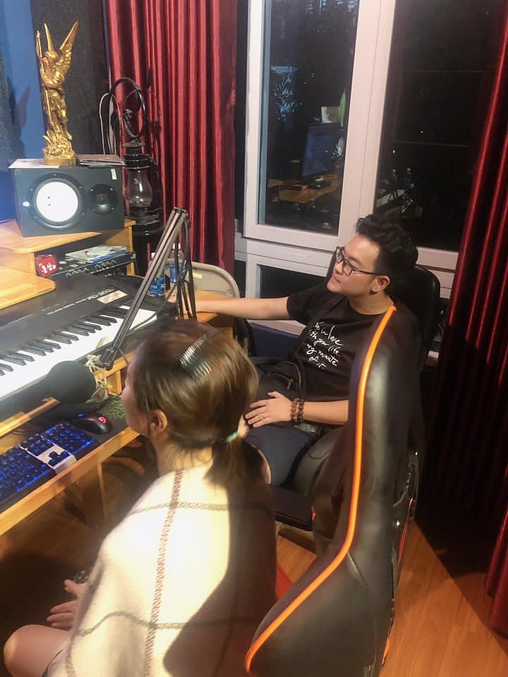 Hòa Minzy vừa chính thức thông báo chuẩn bị quay trở lại với một dự án âm nhạc mới sẽ được ra mắt trong thời gian tới.