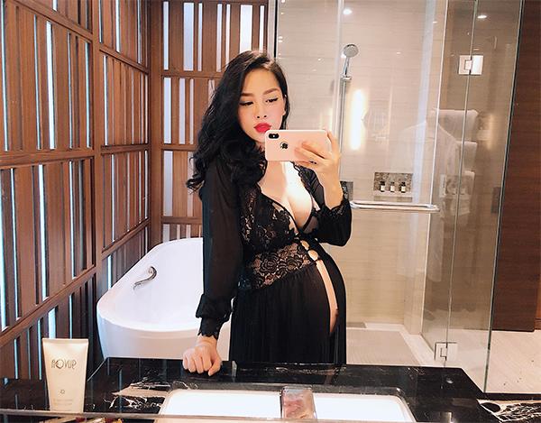 Mang thai lần 2 nhưng Trang Pilla xinh đẹp lộng lẫy