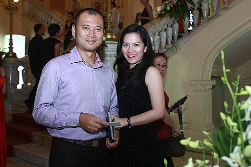 Năm 1999, Long Vũ kết hôn với BTV Thu Lan. Long Vũ từng chia sẻ: 