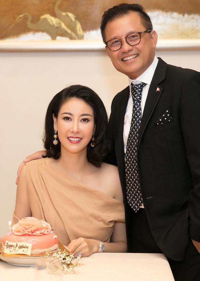 Hiện tại, Hoa hậu Hà Kiều Anh đang sống hạnh phúc bên ông xã Huỳnh Trung Nam và 3 con.