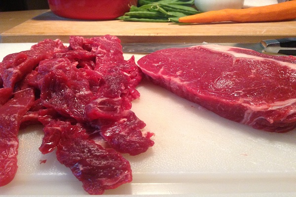 Thịt bò nhiều chất không ăn vào buổi tối