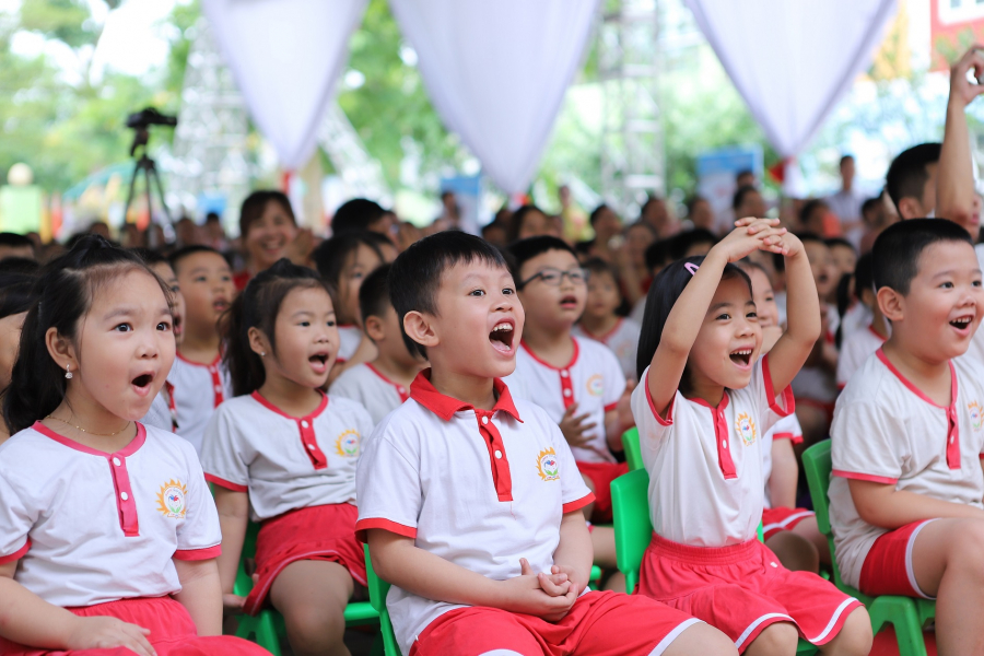 Các em học sinh tại Thanh Hóa hào hứng tham gia chương trình văn nghệ chào mừng Lễ phát động Ngày vi chất dinh dưỡng năm 2019