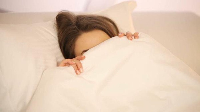 Trùm chăn khi ngủ gây mất trí nhớ