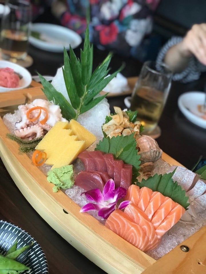 Tiệm sushi Nhật bị bàn tán vì tính tiền 