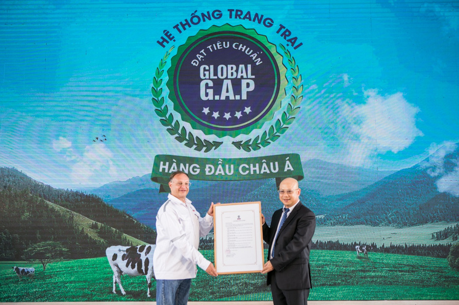 Vinamilk nhận xác nhận hệ thống trang trại chuẩn Global G.A.P. lớn nhất Châu Á về số lượng trang trại.