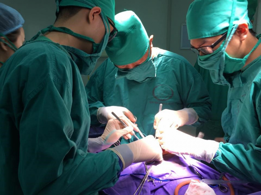 Rất may ca phẫu thuật cho em bé đã thành công