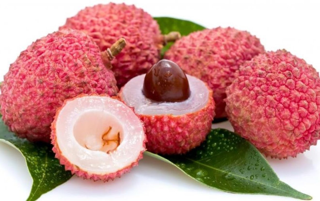 Quả vải sẫm màu tròn đều
