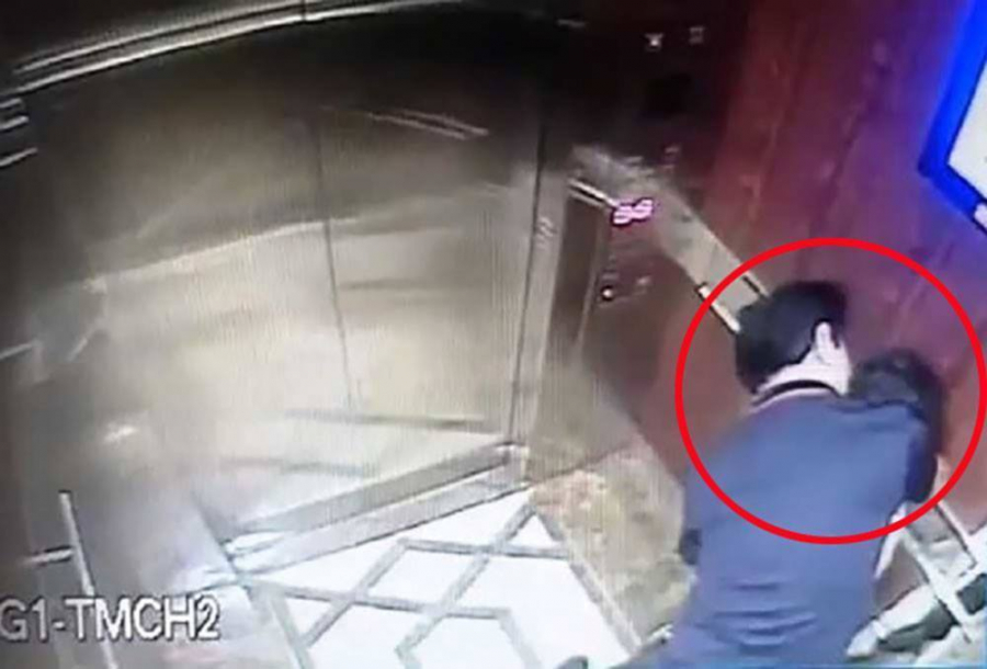 Ông Linh sàm sỡ bé gái trong thang máy.