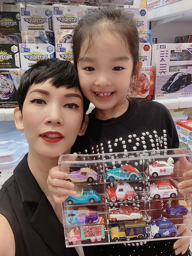 Sau khi chia sẻ về cuộc sống có thêm sự xuất hiện của người đàn ông mới, Xuân Lan cho biết hiện tại cuộc sống của cả hai đang vô cùng hạnh phúc. Cặp đôi đã đưa con gái ra Hà Nội sinh sống.