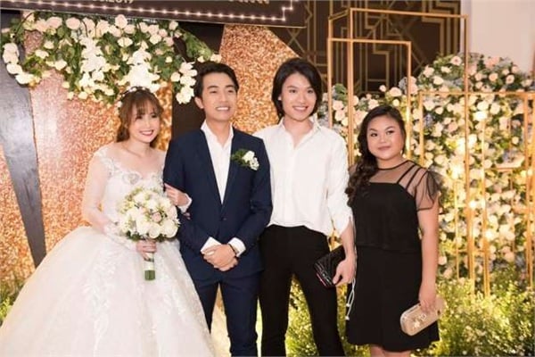 Quang Trung chúc phúc đám cưới của người anh em thân thiết