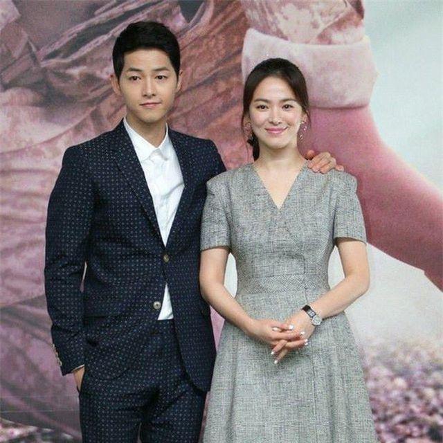 song-joong-ki-len-tieng-khang-dinh-tin-don-song-hye-kyo-va-park-bo-gum-la-gia-mao-11-1561860090-225-width640height640