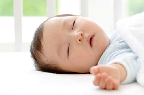 Trẻ ngủ đủ giấc phát triển chiều cao