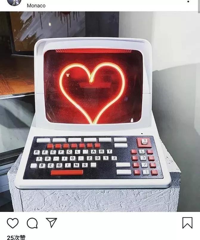 Cách đây ít ngày, nhiếp ảnh gia này còn đăng tải 1 hình ảnh trái tim trên mạng xã hội Instagram tại Monaco, nơi mà Lưu Diệc Phi vừa có chuyến công tác ngắn ngày để quảng bá thương hiệu.