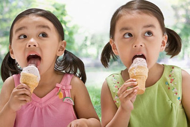 Kem không cho trẻ ăn trước khi đi ngủ