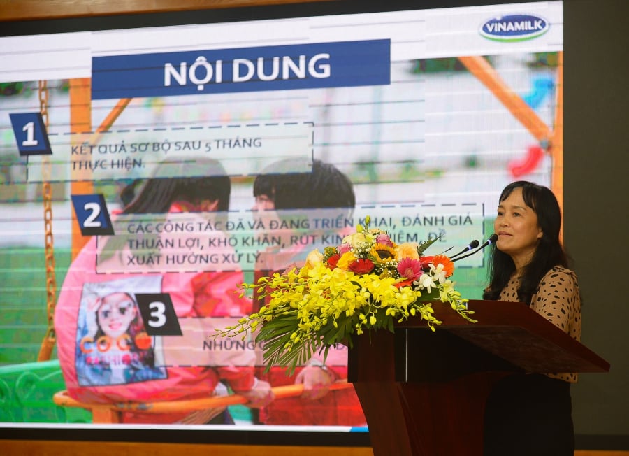 Bà Nguyễn Minh Tâm, Giám đốc Chi nhánh Vinamilk tại Hà Nội chia sẻ công tác phối hợp thực hiện chương trình Sữa học đường Hà Nội