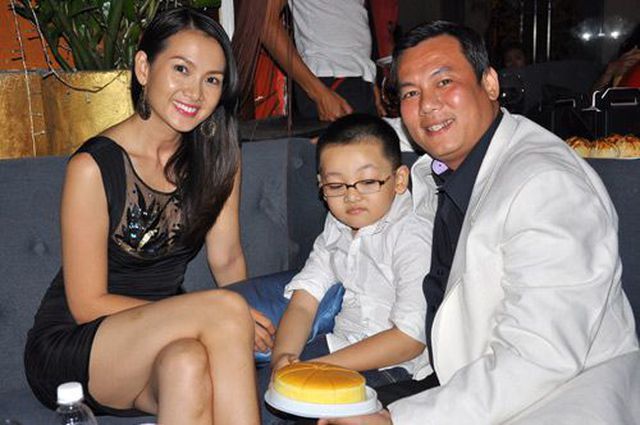 Anh Thư từng kết hôn với cựu người mẫu Trần Thanh Long và có cậu con trai chung.