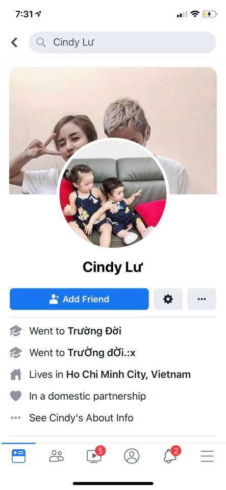 Mới đây, được biết một kẻ xấu đã lấy hình ảnh vợ chồng Hoài Lâm cùng với hai bé gái để giả mạo trang facebook của Bảo Ngọc - vợ Hoài Lâm. Cụ thể trên trang cá nhân, Bảo Ngọc đăng tải dòng trạng thái: 