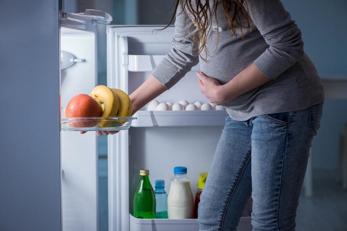 Thói quen ăn đêm của mẹ bầu khiến thai nhi suy dinh dưỡng