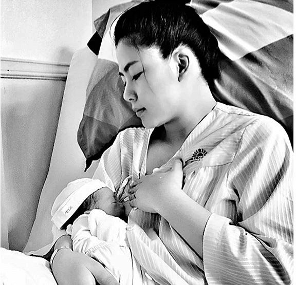 Ngọc Hiền cho biết con trai cô tên là Ngô Đình Hiểu Minh, em bé ra đời nặng 3,7 kg.    