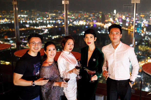 Tiệc sinh nhật của Bảo Anh còn có Hoa hậu Thu Hoài và bạn trai.