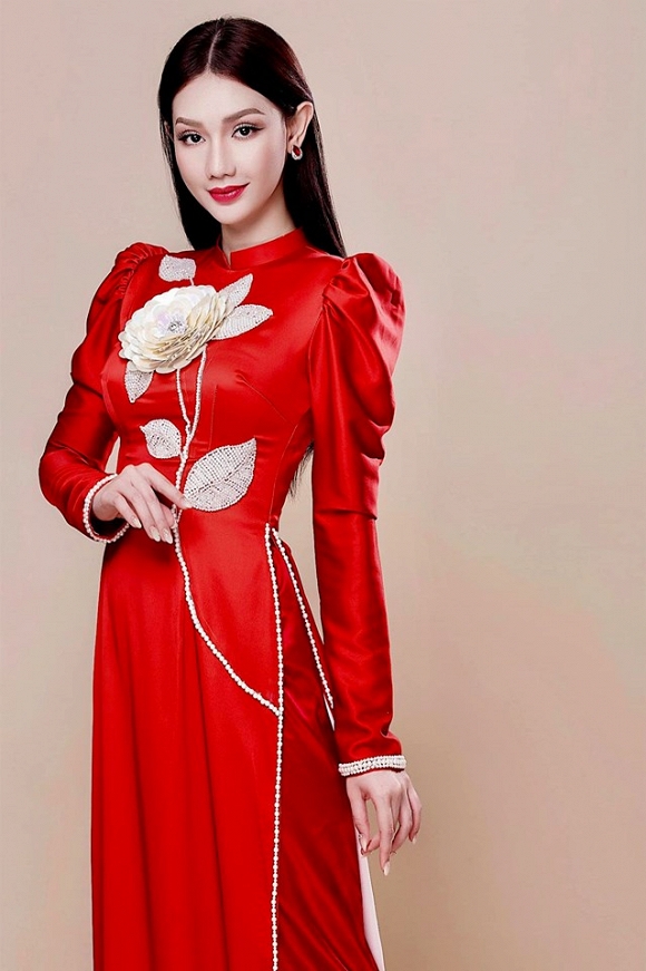 Mới đây nhất, trên trang cá nhân, nữ MC Quỳnh Chi vừa có những chia sẻ về câu chuyện bị hại năm xưa. Cụ thể, Quỳnh Chi viết: