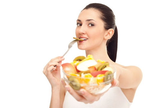 Bạn nên ăn nhiều hoa quả có vitamin C