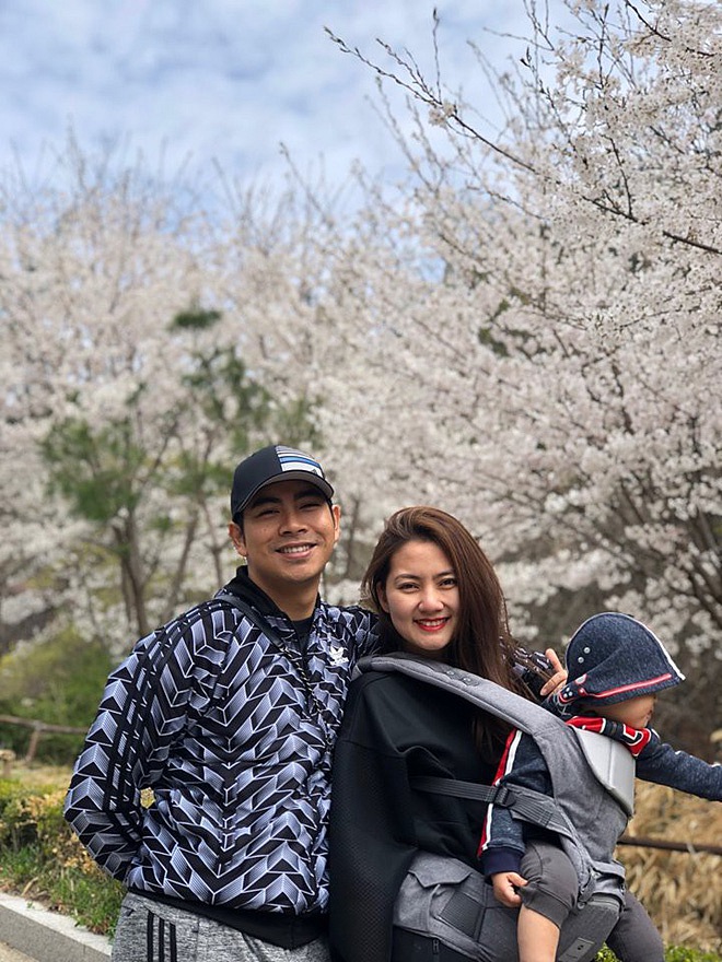 Gia đình hạnh phúc của Ngọc Lan trong chuyến du lịch Hàn Quốc trước đó.