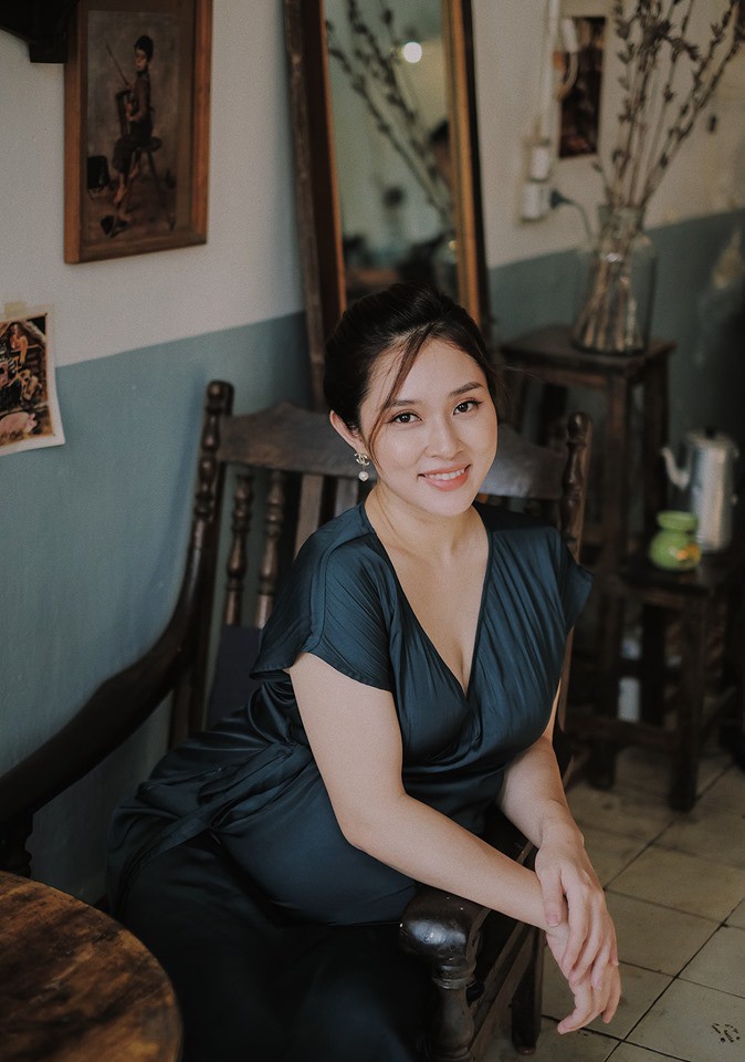 Bức ảnh Bảo Trâm chụp trước ngày lâm bồn 1 tuần. Khi mang bầu, nữ ca sĩ vẫn giữ được vẻ xinh đẹp rạng ngời.